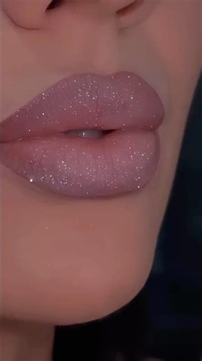 Shiny Lips For Party #youtube #youtubeshorts #short #shorts #oman #makeup #lips #lipstick #lipgloss