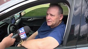 Pothole in St. Louis inconveniences drivers, pedestrians