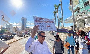 Segundo bloqueo en la Costera de Acapulco, ahora por entrega de enseres