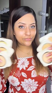 Everly Beauties Matte Touch Compact Powder SPF15 গরম, ঘাম, তেলতেলে ত্বক — সবকিছুর শেষ সমাধান!এই কমপ্যাক্ট পাউডার ত্বকে সাথে সাথেই তৈরি করে Soft Matte Filter Effect, যাতে আপনার মুখ দেখায়। এর Ultra-Fine Coverage ত্বকের সব দাগ–ছোপ, ব্রণ মার্ক ও ডার্ক স্পটকে সুন্দরভাবে ঢেকে দেয় — কোন কেকি লুক নয়, একদম ন্যাচারাল ফিনিশ! দৈনন্দিন ব্যস্ততায় ঘাম হলেও ত্বকে কালচে বা প্যাচি হয়ে যায় না । কলেজ হোক বা অফিস — আপনার গ্লো থাকবে সবসময় অনবদ্য! কিভাবে কাজ করে: ✅ Shine-Control Minerals সিবাম কন্ট্রোল করে সারাদিন ম্য