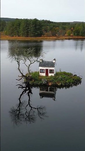 SHORT - The 'Wee Hoose', Loch Shin, Lairg - DJI MINI3 Pro 4K