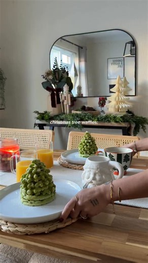 🌿 𝐋𝐄𝐈𝐋𝐀 𝐇𝐀𝐍𝐍𝐎𝐔𝐍🌿 on Instagram: "🤎 CHRISTMAS TREE WAFFLES If you recreate, please tag 🤍 I’ve been making these christmas tree waffles every year since 2019 😂 high protein, vegan, delicious + fun!!! Just a couple of ingredients (serves 2 hungry gym goers) : 200g @proteinworks pancake mix (LHPROW10 for %% off) 300ml Almond milk Handful of Spinach Dash of protein works vanilla flavour drop Top w/ snow (icing sugar) + some syrup for extra!!!! Mix the spinach + almond milk in a blende