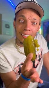 Sour King Tries SOUR Pickle!