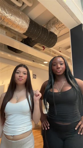 Linnéa (@linnea_arndt)’s videos with Shiny - Easykid & Dysbit