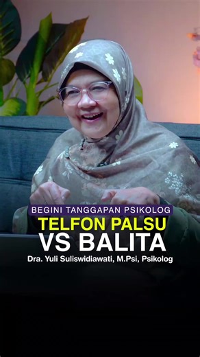 TELFON PALSU VS BALITA “Sebentar ya… Mama telepon dulu tokonya.” Teleponnya pura-pura. Anaknya percaya. Tanpa sadar, kita sedang mengajarkan satu hal: ✨ berbohong itu boleh. 💭 Cara halus, dampak serius. #parenting #tipsparentinganak #keluargabahagia #keluargaislami #selfhealing