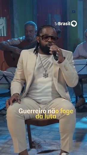 🎶 “Erga essa cabeça, mete o pé e vai na fé Manda essa tristeza embora Basta acreditar que um novo dia vai raiar Sua hora vai chegar" 🎶 Segue o mantra pra 2025 na voz de Xande de Pilares no #SambaNaGamboa! Assista ao programa completo no canal da TV Brasil no YouTube e no app TV Brasil Play 💻📱 | TV Brasil