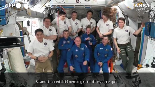 La capsula Crew Dragon di SpaceX ha attraccato alla Stazione Spaziale Internazionale