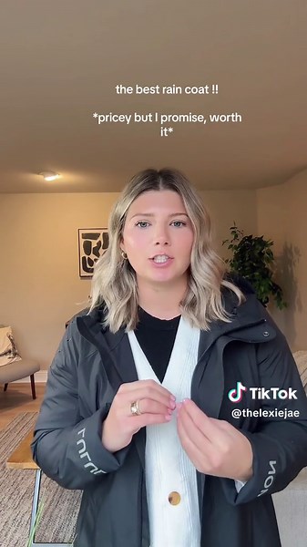 The Best Rain Coat for Seattle Weather