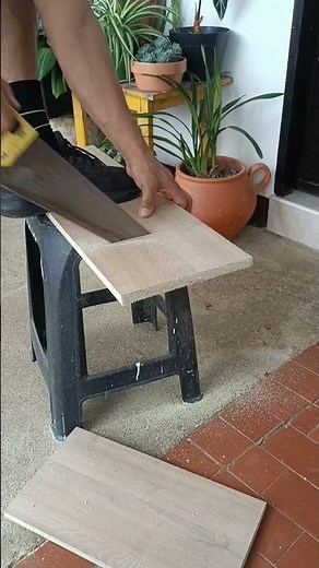 forma correcta de usar el serrucho #carpinteria #woodworking #carpintero