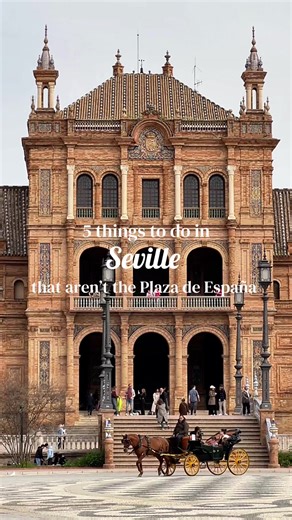 I’ve visted Seville maybe 5 or 6 times now. I keep going back because (first and foremost) the weather but there is so much to see and do and eat in Seville it’s really hard to get bored of visiting. And yes, you should see the Alcázar, climb the Cathedral Tower, see the Setas, watch a Flamenco but given Seville is an incredibly walkable city, here are 5 things that you should plan to stumble across on your way… #seville #spain #citybreak #thingstodoseville