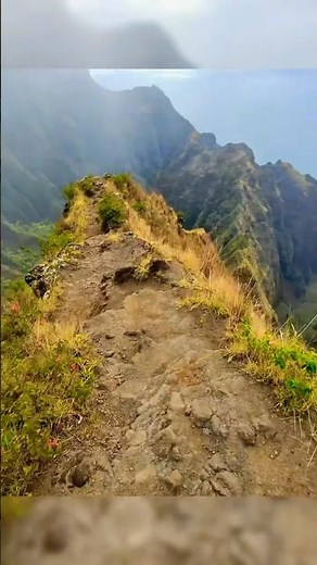 Most Beautiful Hike In Kauai!⛰️🌺