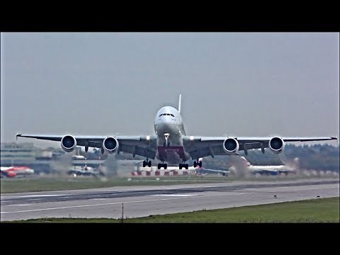 Planes at London Gatwick Airport, RWY26L Departures | 04/11/18