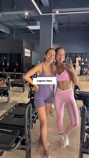 A little sneak peek from our Lagree class, if you’ve never tried it this is your sign. 💪🏼🔥 #lagree #lagreefitness #workout #gymgirl #fyp