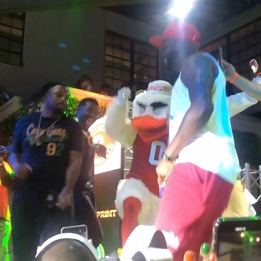 SoLo D | My lil @vh1 documentary life story gonna be dope as hell one day!! 🙏🏾🙏🏾🔥 #SoLo 🙌 | Instagram