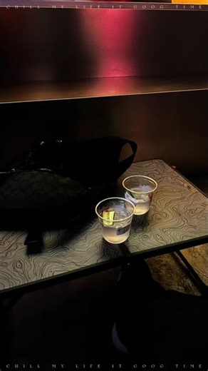 训练让身体变强放松让生活变得柔软铁与酒之间是男人的平衡。📍KL Tipsip今晚，慢一点。 #健身男生#GymLifeBalance#微醺生活#男人的生活#KL夜生活