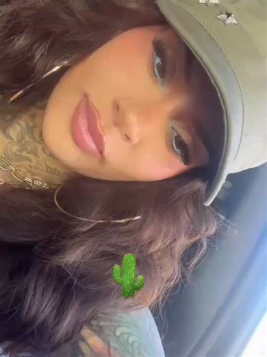 @kehlani with the epic energy ✨💫 #nyxcosmetics #nyxprofessionalmakeup Brows: the brow glue blade and shade nano brunette Eyeliner: epic inky stix cyber cyan Blush: buttermelt blush for the butta Lip liner: lip lingerie stain up to no good Lip Gloss: lip iv hydration lip gloss stain caramel drip