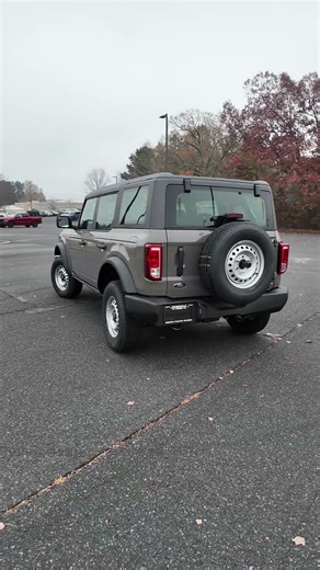 A Manual Ford Bronco!? A Great Platform to Mod!