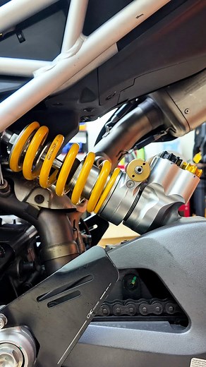 Ohlins TTX rear spec installed #ducatisevice #ducati #Ohlins #TTX #Hypermotard950 #limitless #limitlessspeedup | Limitless Speed Up