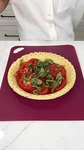 This dinner pie is so yummy I make a tomato pie that is perfect for dinner. | Rick's Friend Justine