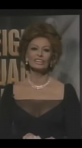 11 reactions | If 5pm Friday was a person, it'd be Roberto. #FeelGoodFriday #oscars | Man of Many | Facebook