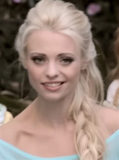 Join Team Elsa in the Epic Rap Battle