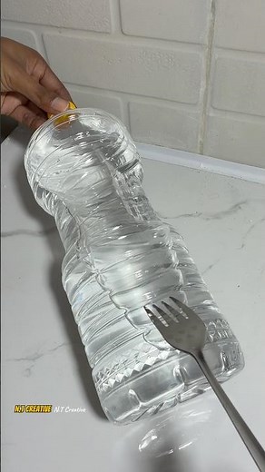 Smart idea! How to make a water dispenser with a plastic bottle!