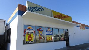 Patch Clips: Patrons Empty Shelves At Hostess Outlet In San Leandro As Shutdown Looms
