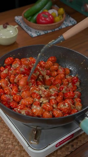 Tailor-made for seafood lovers! These Crayfish Tails are guaranteed to make waves at your dinner table. Savory and succulent, they’ll bring flavor and fun to any meal. Treat yourself and your guests to a tasty treat!#Crayfisy #healthy #recipe #gourmet