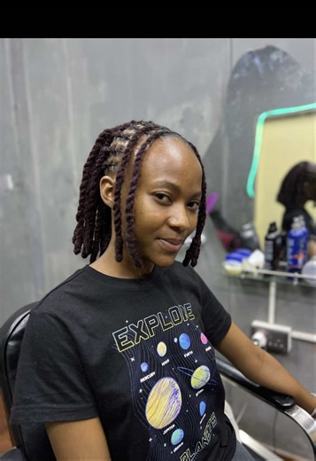 Looking for the best simple dreadlocks styles for ladies in 2026? 🧶 This clean short dreadlocks look is the perfect vibe for professional and casual styles in Zimbabwe. 🇿🇼 Whether you are starting your loc journey or looking for new loc styles, we’ve got you covered! 📌 Save this for your next appointment in Harare! #dreadlockstopia #shortlocs hairstyles2026 #zimbabwetiktok🇿🇼🇿🇼🇿🇼🇿🇼 #harare #trendinghairstyle @Yohh Tadexx @Chillmaster Music @tonytawanda170 @vocal_wevhu @Tk weku Emestia
