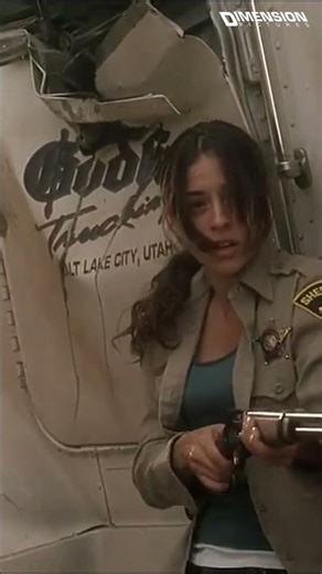 She Got JUMPSCARED😱#AlienRising #Alien #hollywoodmovies #hindimovie #shorts #horrormovie