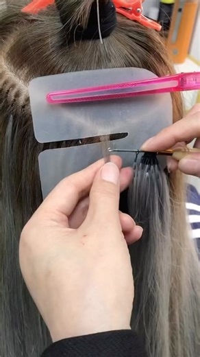 Nancy Zhang on Instagram: "Feather Hair Extensions Tutorial (羽毛接发教程) ✨ You’ll Need: - Feather extensions strand - clip - Hook tool - Elastic thread Feather hair extensions have small points and are super invisible. They are the most comfortable hair extensions in the world. They are easy to remove and can be reused. #FeatherHair #HairTutorial #featherhairextensions #featherhairextension #BohoHair #HairAccessories #FestivalHair #HairInspo #HairExtensions #FeatherExtensions #HairGoals #featherhair