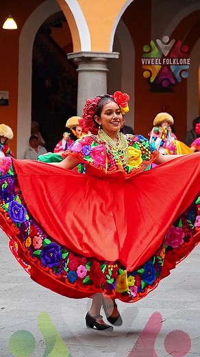 Las Chiapanecas. (Traje antiguo) Hermosas niñas del Ballet Folklórico Macatapana Infantil nos presentan baile tradicional de Chiapas con el traje antiguo de Chiapas de Corzo | Vive el Folklore