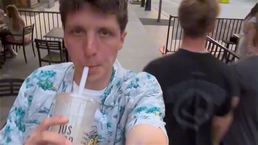 你可能不认识我，但我这首歌刚刚达到了20亿播放