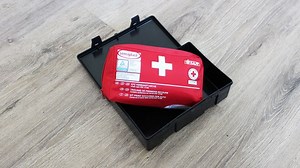 Wenn der Kfz-Verbandkasten abläuft, sollten Sie das damit tun