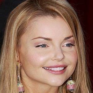 Izabella Miko – Age, Bio, Personal Life, Family & Stats | CelebsAges