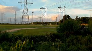 How Electric Transmission Lines Actually Work