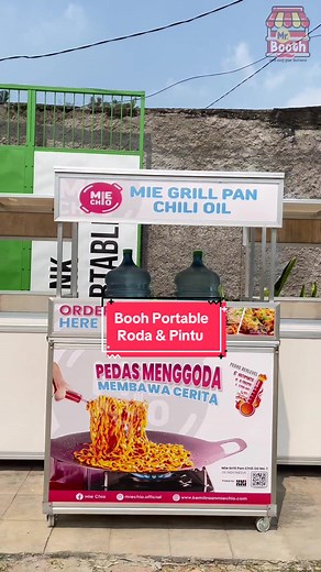 Pemasangan Booth Portable Roda dan Pintu