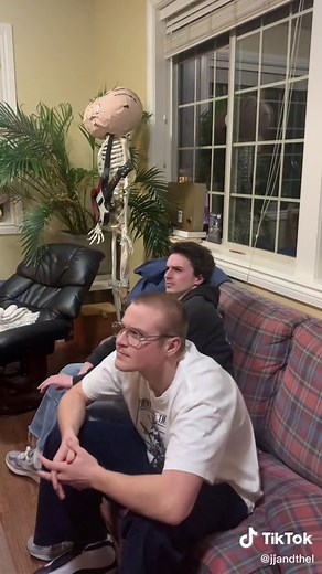 Xbox 720 sneak peek #xbox #720 #xbox720 #2050 #ai #futuretechnology #dababyfreakout #youtube #gaming #redringofdeath #e3 #vr @hangdogprints