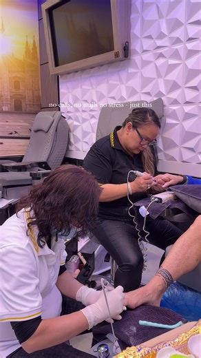 Some days, a few quiet moments like this are all it takes to recharge. ✨ Just warm water, a relaxing pedicure, and a little time for yourself. Because sometimes the best way to reset your energy is simply slowing down. 📅 Book your appointment and enjoy a peaceful self-care moment with us. . . . #milanonailspafrisco #frisconails #frisconailsalon #nailsfriscotx milano nail spa frisco pedicure frisco tx nail salon frisco tx nails near me frisco tx spa pedicure frisco tx relaxing pedicure frisco na