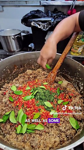 Oxtail, Cow Heel & Beef Pelau from @Chef Finbar #foodietaleswithzaak #trinifood #trinidadandtobago #foodierunsof2023 #caribbeanfood #trinidadfood #foodblogger #foodcontent #trinidad