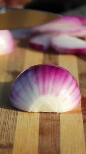 Mastering Onion Cutting: Kitchen Hacks Revealed