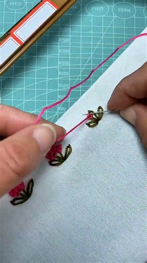 Looped stitch embroidery 🪡🧶 #stitch #embroidery