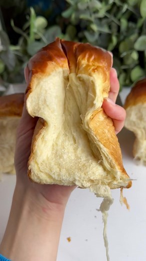 Fluffy Japanese Milk Bread Recipe with Tangzhong