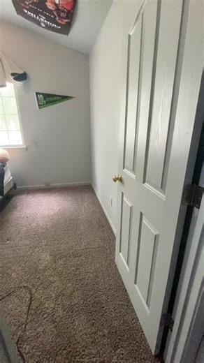 Tiffany Kenison (@tiffanykenison)’s videos with Simple Man (Rock Version) - Shinedown