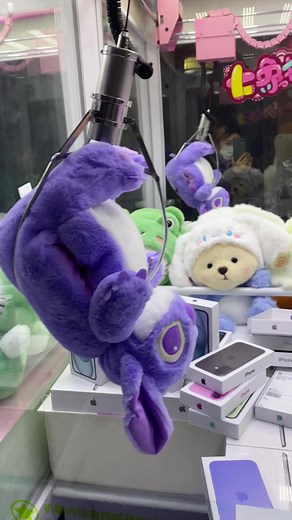 Fun Day at the Arcade with Kaka: Claw Machine Adventures