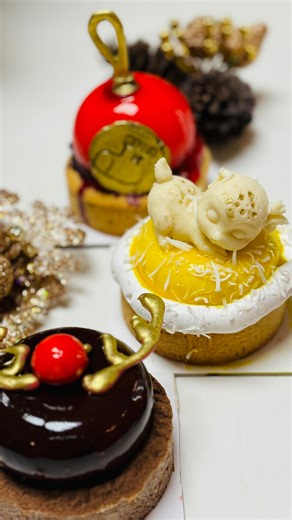 Adrianos Chipotle on Instagram: "ESTA NAVIDAD 🎅 LA CELABRAMOS JUNTO A TI ✨🎄 No olvides reservar con anticipación ❄️🌠"