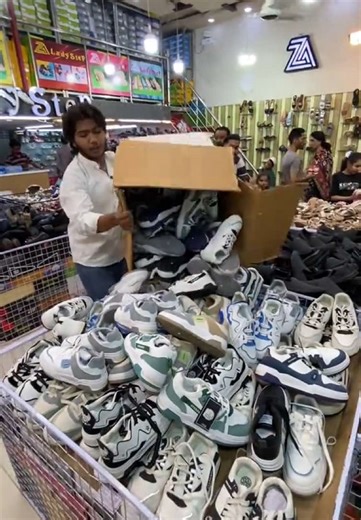 Eid Shoe Offer in Karachi: Stylish Footwear for Everyone