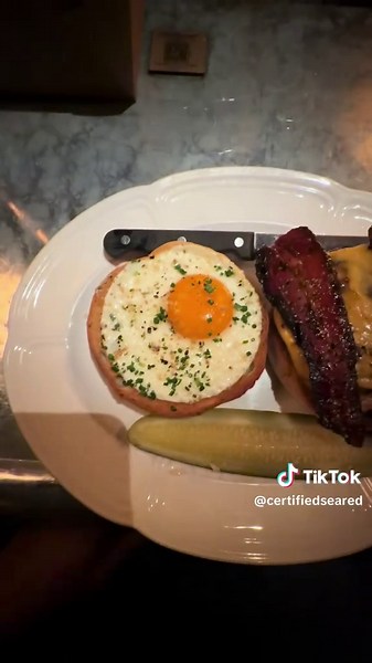 Chicago Food Spots: Best Eats & Restaurant Picks
