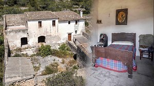 200-Year-Old Spanish Farmhouse Left Behind in Endless Wine Fields