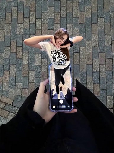 Out of your phone, and into the spotlight. The Boss is here. 😎 Shop the Bruce Springsteen x Hard Rock Cafe Collection here: https://shop.hardrock.com/ | Hard Rock